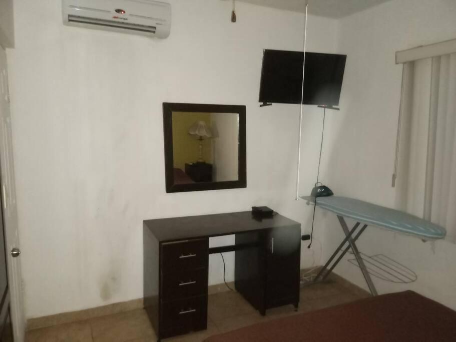 Casa Completa En Privada Y Con Cochera Монклова Екстериор снимка