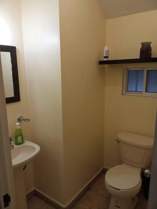 Casa Completa En Privada Y Con Cochera Монклова Екстериор снимка